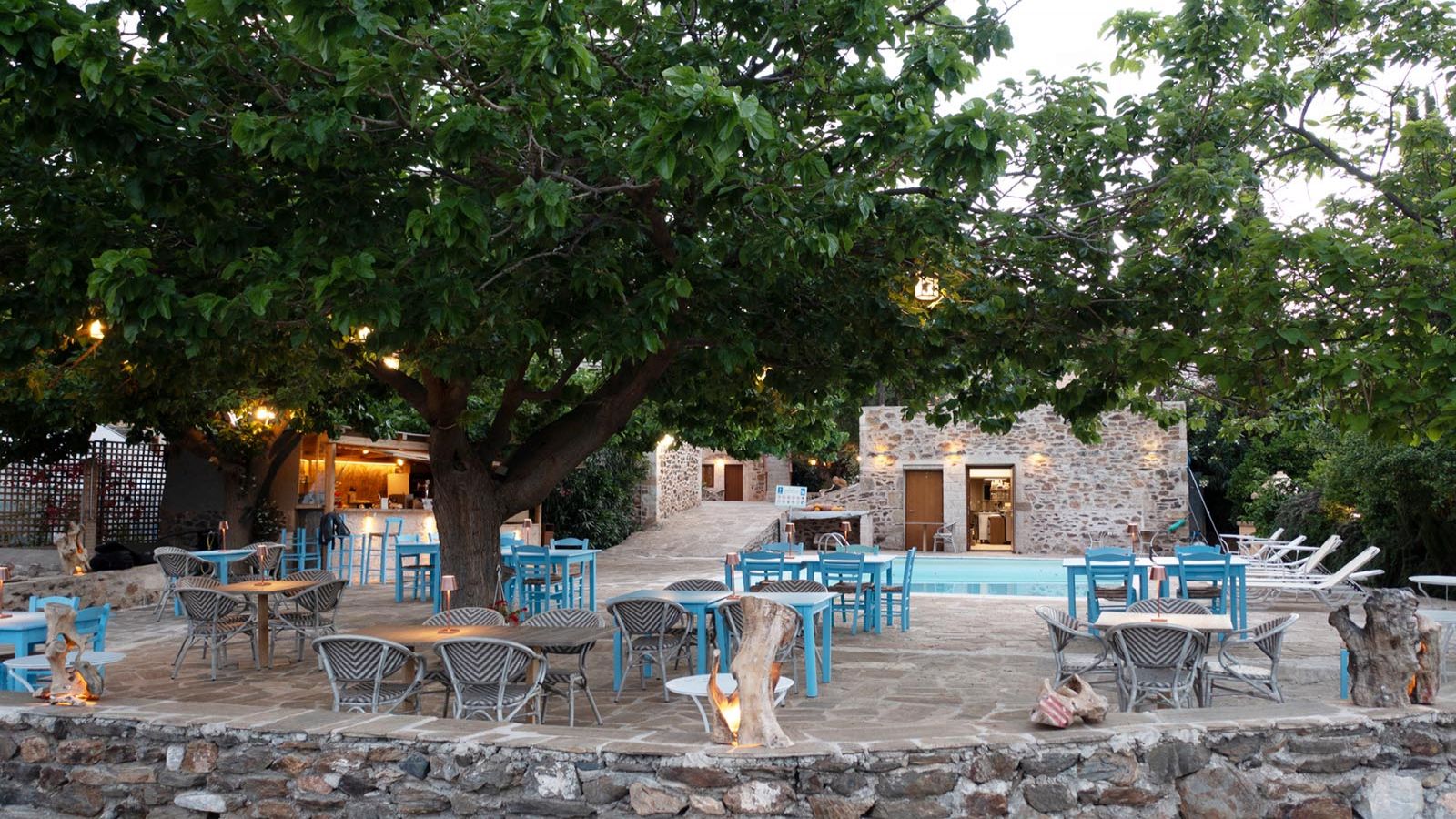 Εστιατόριο "Γη Θεών"